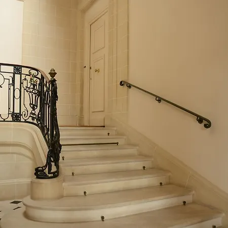 The Royal Suite, Notre Dame Διαμέρισμα *