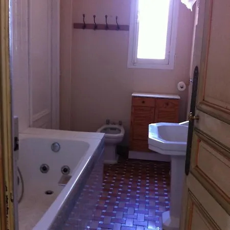 The Royal Suite, Notre Dame